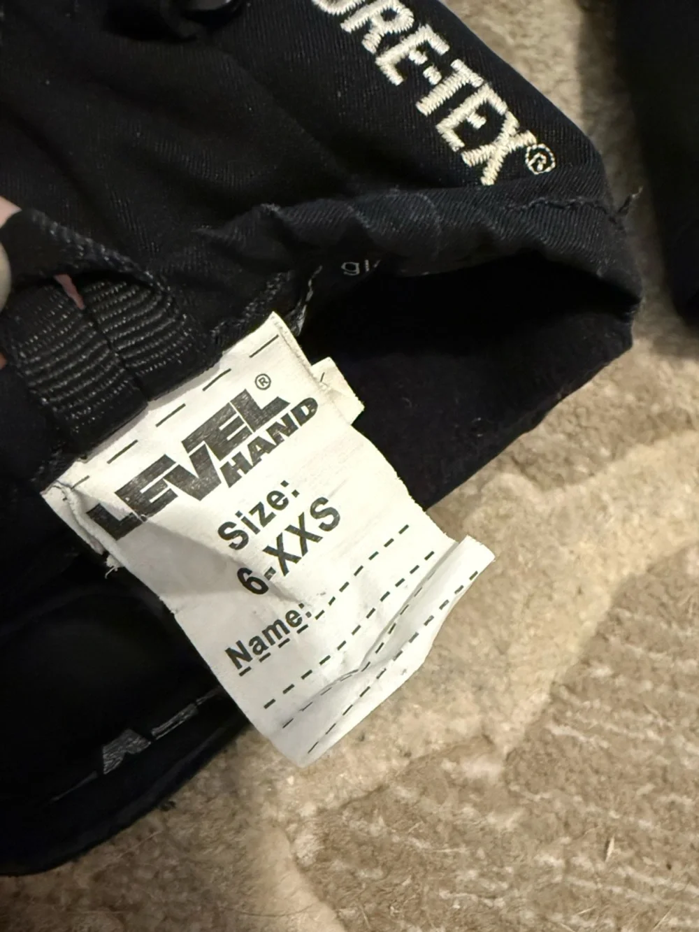 Level insulated black
